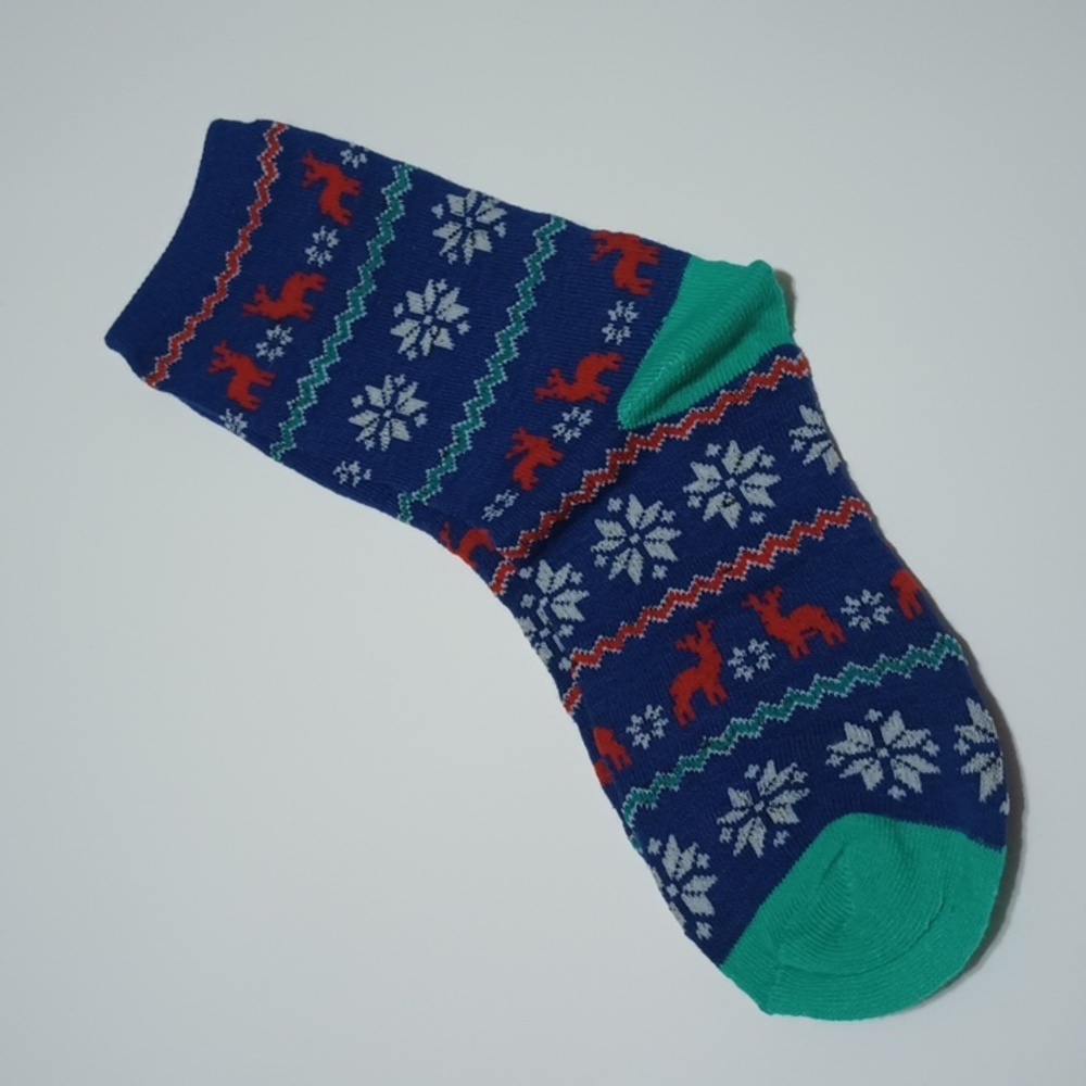 2/$15 NWOT Reindeer Snowflake Socks